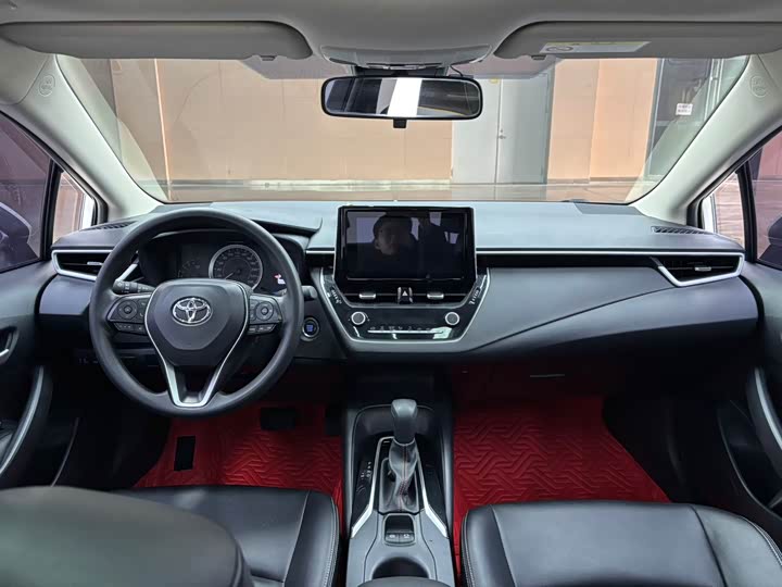 Фото 7 - Toyota Corolla