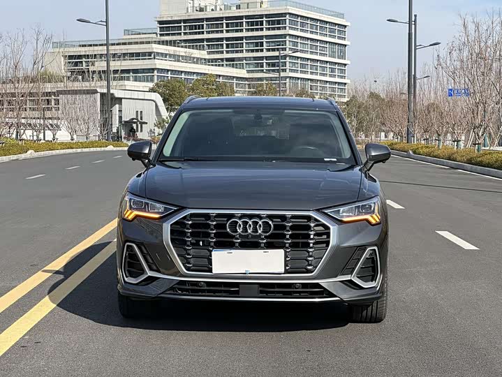 Фото 2 - Audi Q3