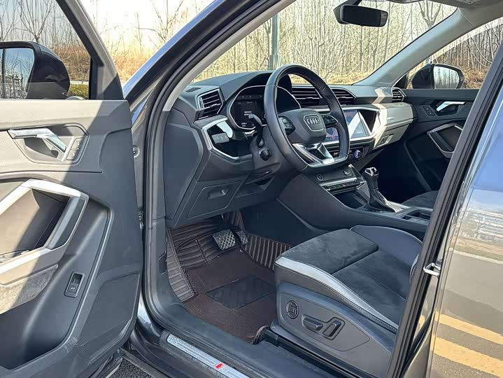 Фото 5 - Audi Q3