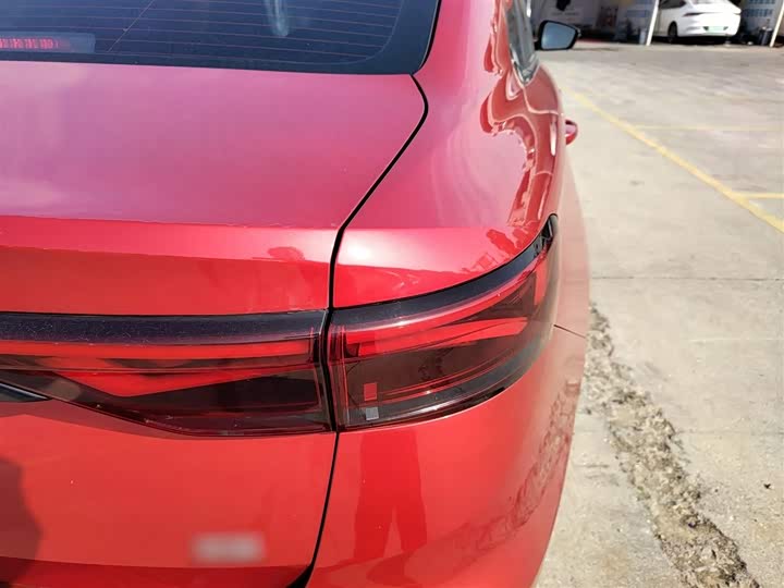 Фото 8 - Geely Emgrand