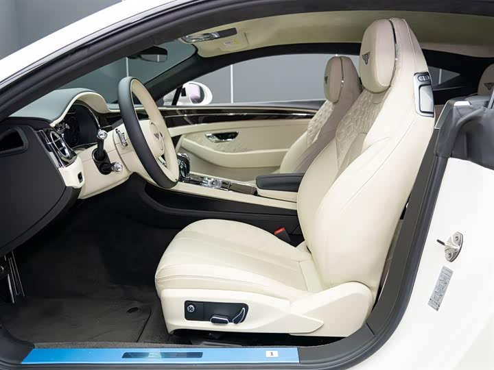 Фото 8 - Bentley Continental GT