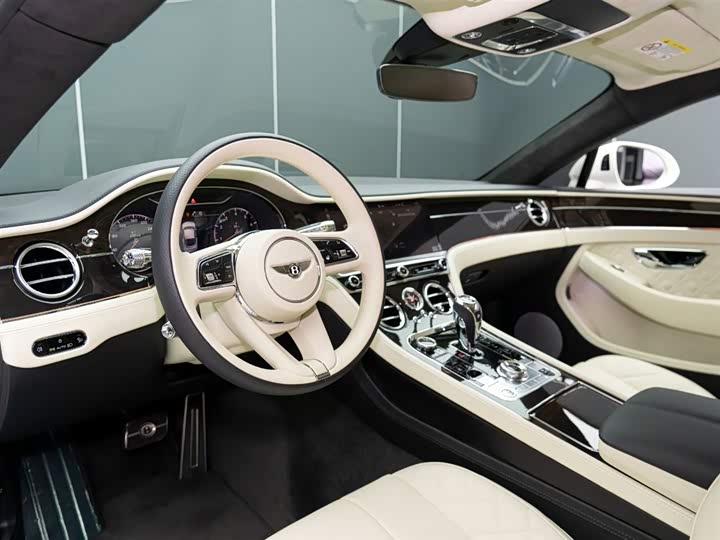 Фото 9 - Bentley Continental GT