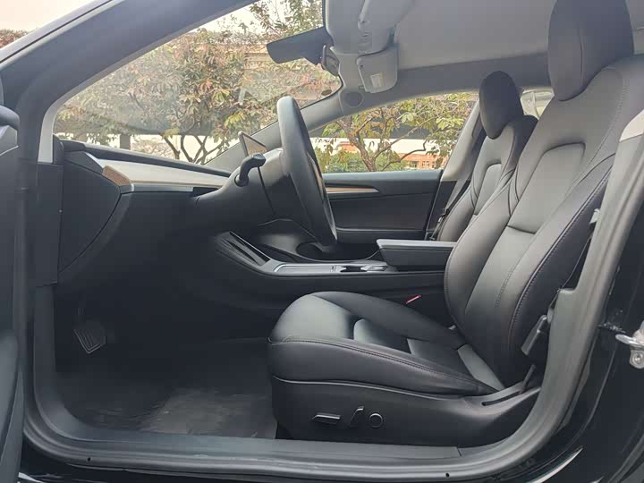 Фото 7 - Tesla Model 3