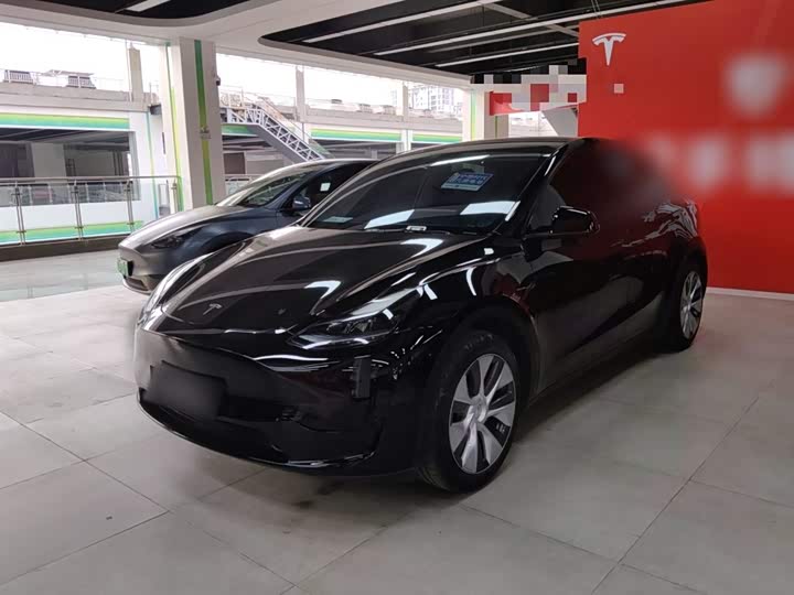 Фото 2 - Tesla Model Y