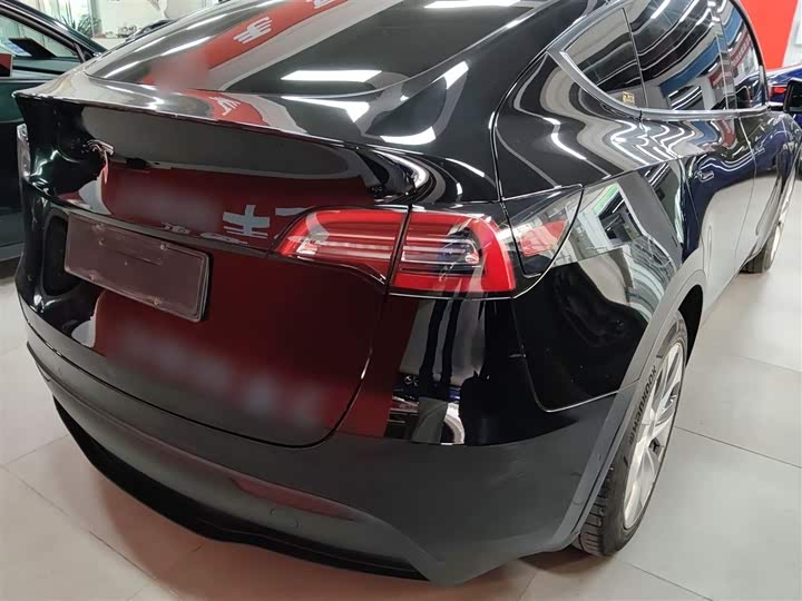 Фото 8 - Tesla Model Y