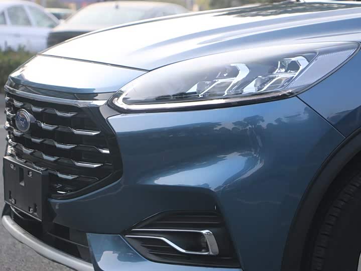 Фото 4 - Ford Escape