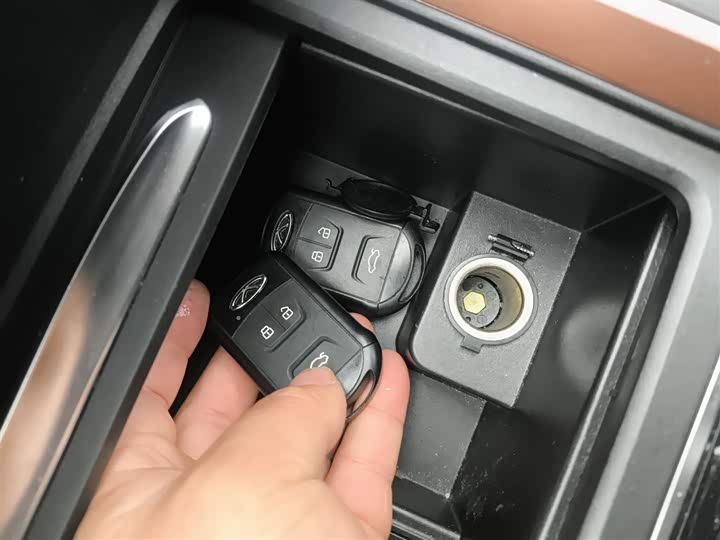 Фото 9 - Chery Omoda S5 (Arrizo 5 Plus)