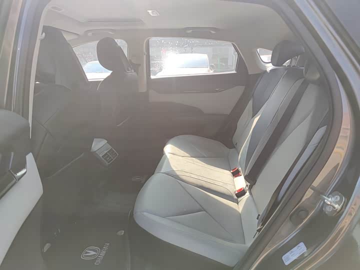 Фото 8 - Changan UNI-V Hybrid