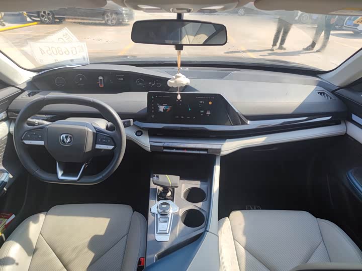 Фото 9 - Changan UNI-V Hybrid