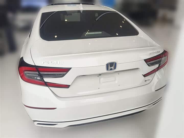 Фото 9 - Honda Accord