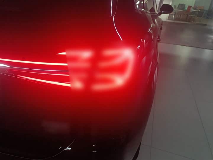 Фото 8 - Hongqi HS5