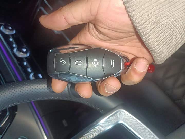 Фото 9 - Hongqi HS5