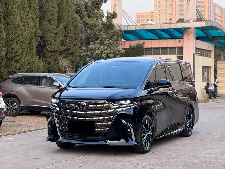 Фото 1 - Toyota Alphard