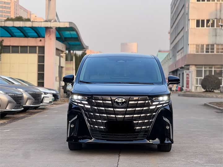 Фото 2 - Toyota Alphard