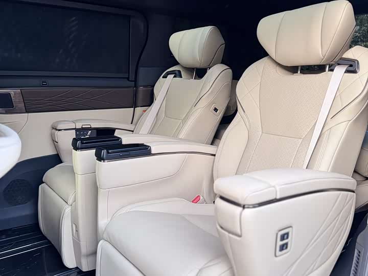 Фото 7 - Toyota Alphard
