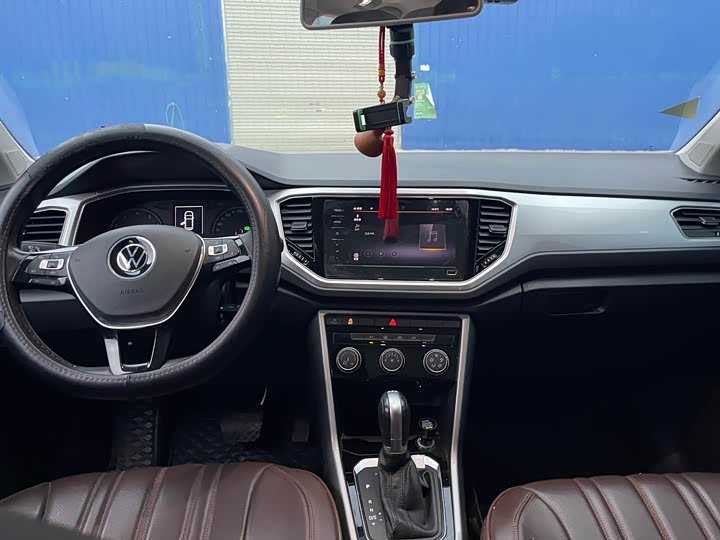 Фото 8 - Volkswagen T-Roc