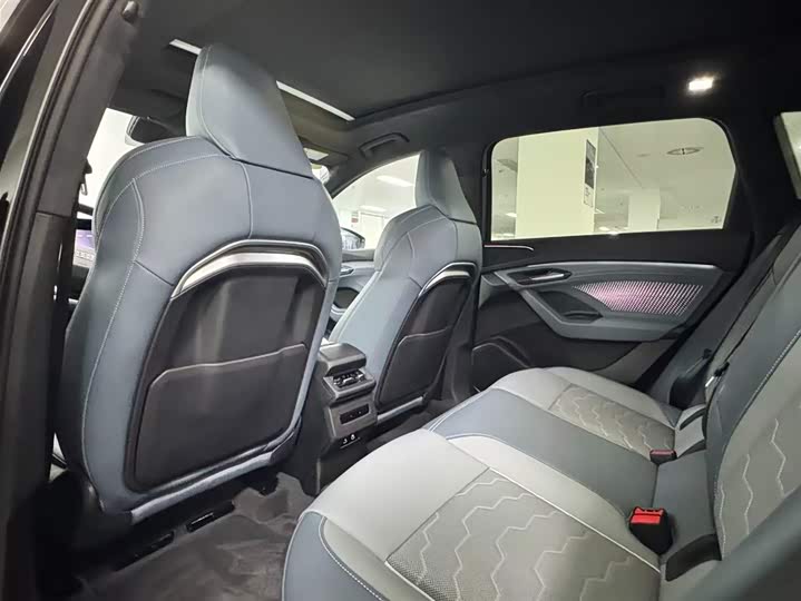 Фото 7 - Audi Q6L e-tron