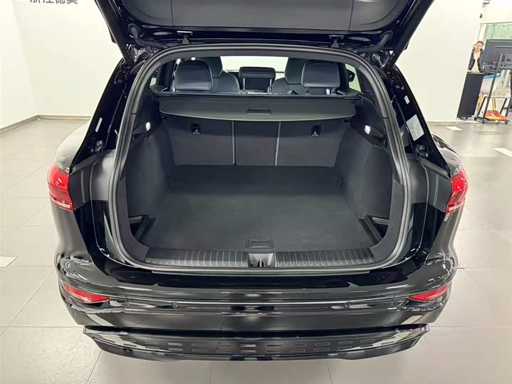 Фото 9 - Audi Q6L e-tron