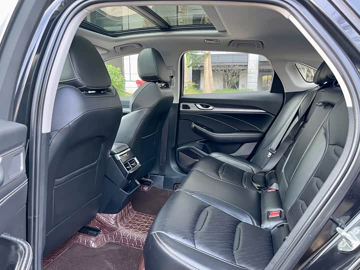 Фото 5 - Geely Preface