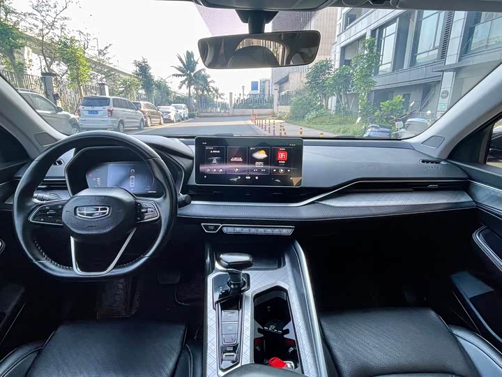 Фото 6 - Geely Preface