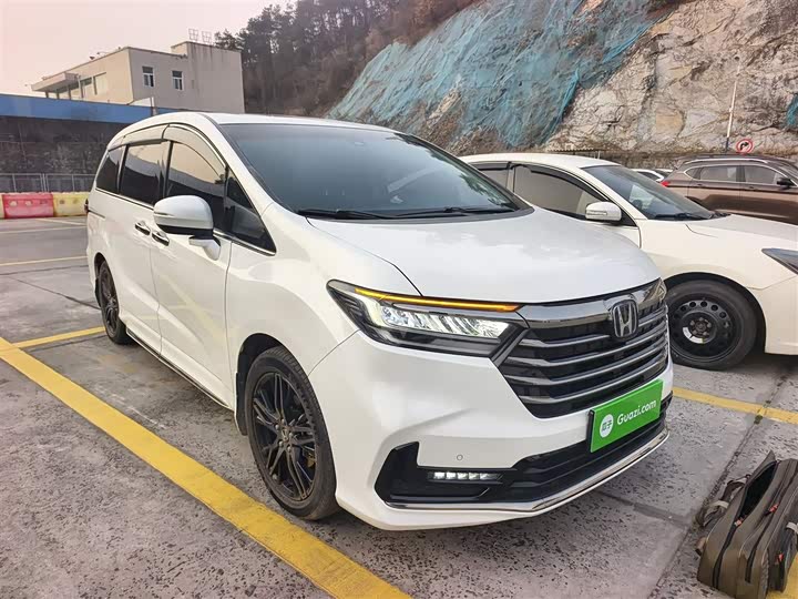 Фото 4 - Honda Odyssey