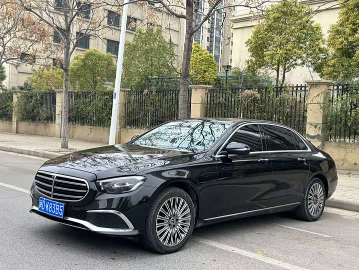 Фото 2 - Mercedes-Benz E-Class