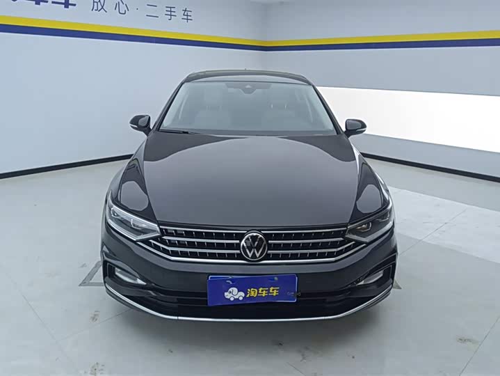 Фото 2 - Volkswagen Magotan