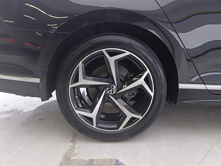 Фото 6 - Volkswagen Magotan