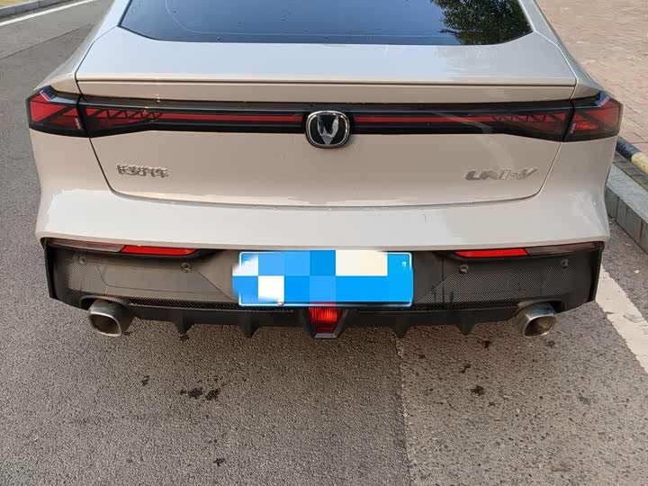 Фото 3 - Changan UNI-V