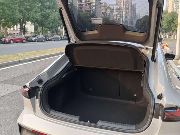 Фото 9 - Changan UNI-V