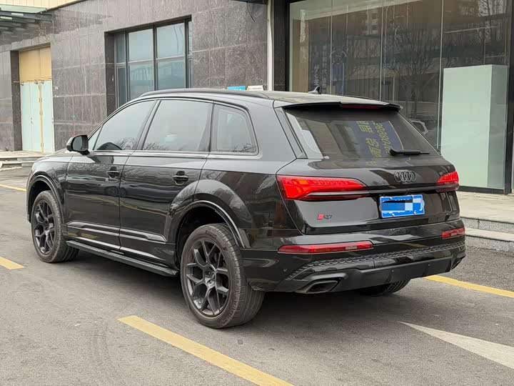Фото 6 - Audi Q7