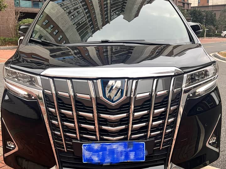 Фото 2 - Toyota Alphard