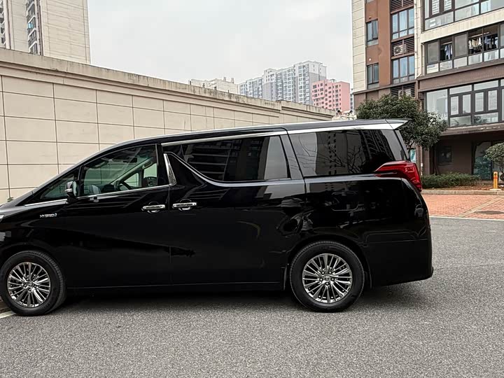 Фото 5 - Toyota Alphard