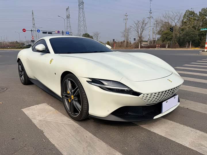 Фото 3 - Ferrari Roma