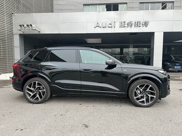 Фото 4 - Audi Q6L e-tron