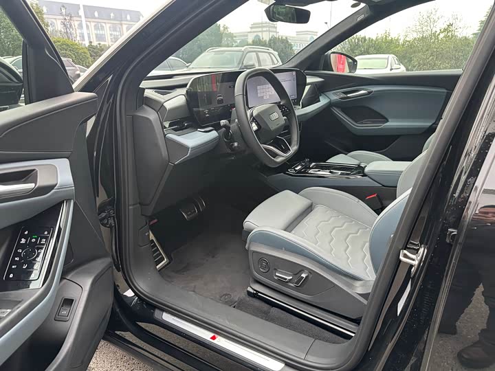 Фото 8 - Audi Q6L e-tron