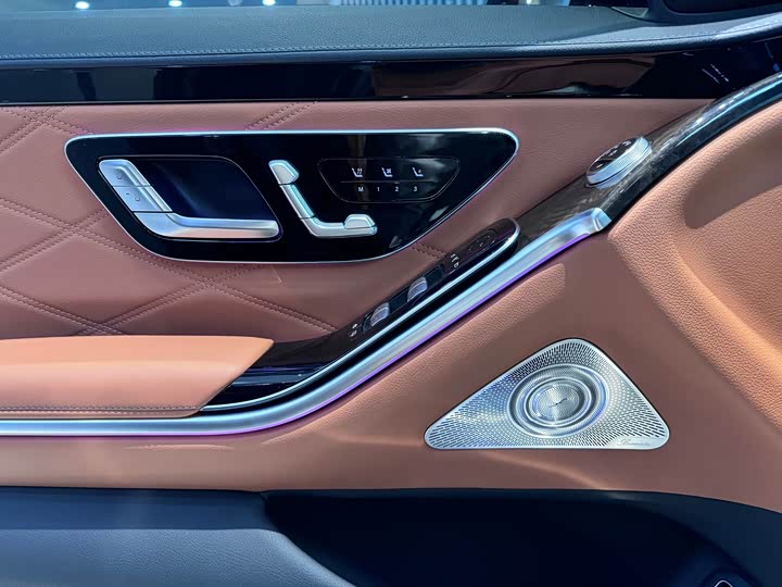 Фото 8 - Mercedes-Benz Maybach S-Class