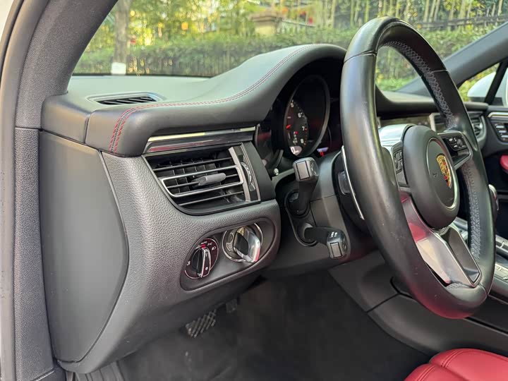 Фото 8 - Porsche Macan