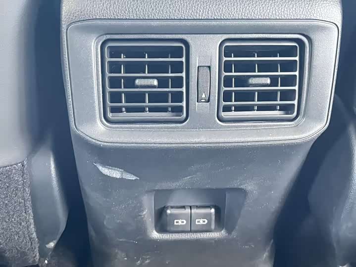 Фото 9 - Toyota RAV4