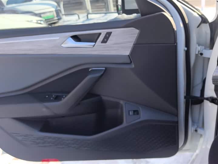 Фото 6 - Volkswagen Sagitar L