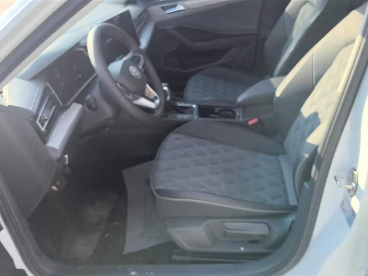 Фото 8 - Volkswagen Sagitar L