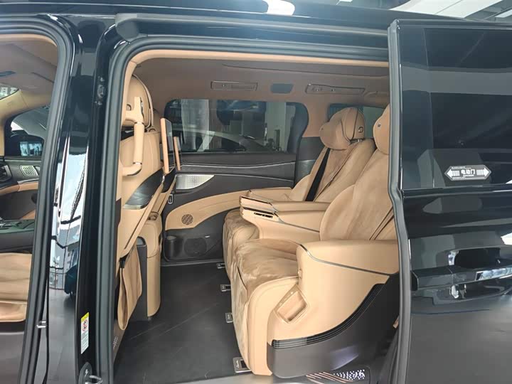 Фото 4 - Denza D9