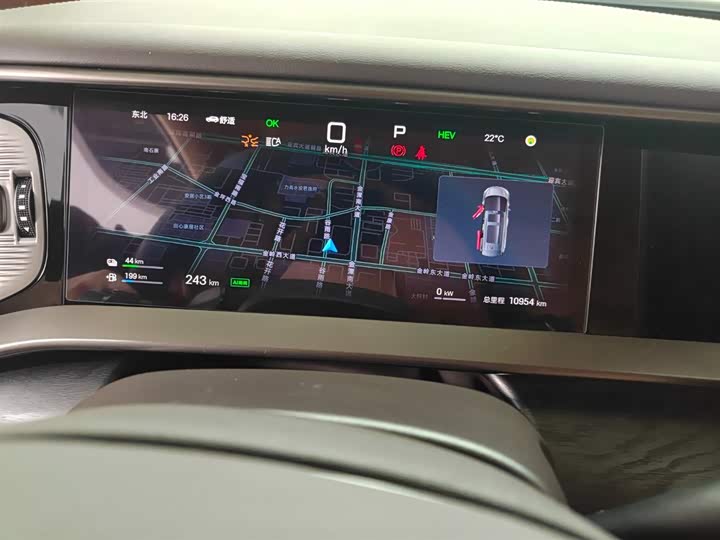 Фото 6 - Denza D9