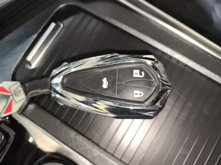 Фото 9 - Changan UNI-T