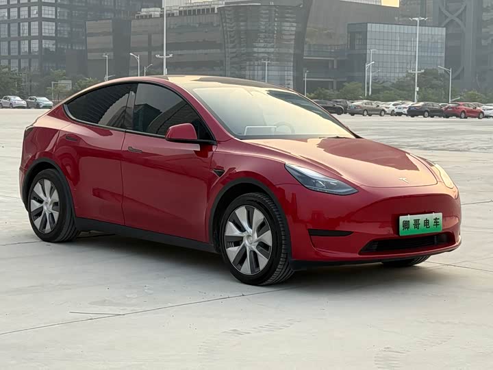 Фото 3 - Tesla Model Y