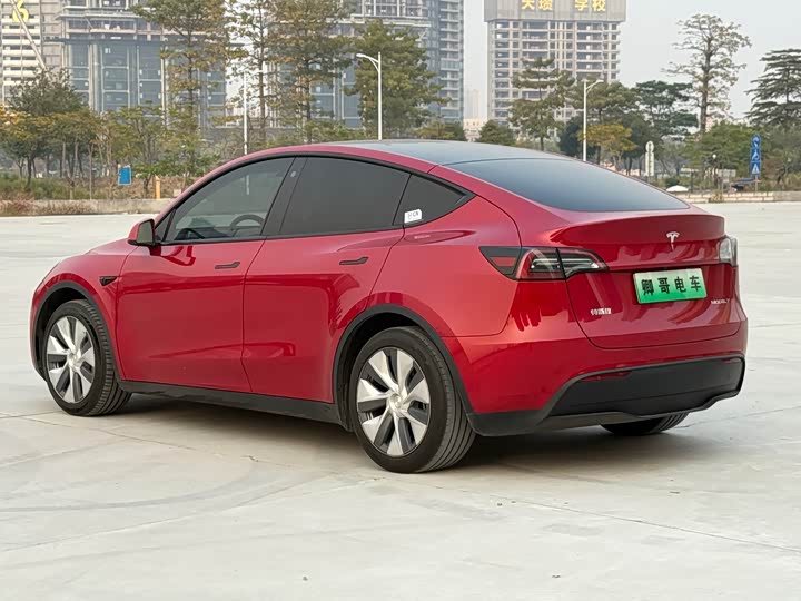 Фото 4 - Tesla Model Y