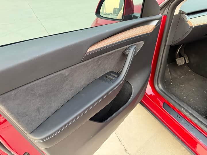 Фото 9 - Tesla Model Y