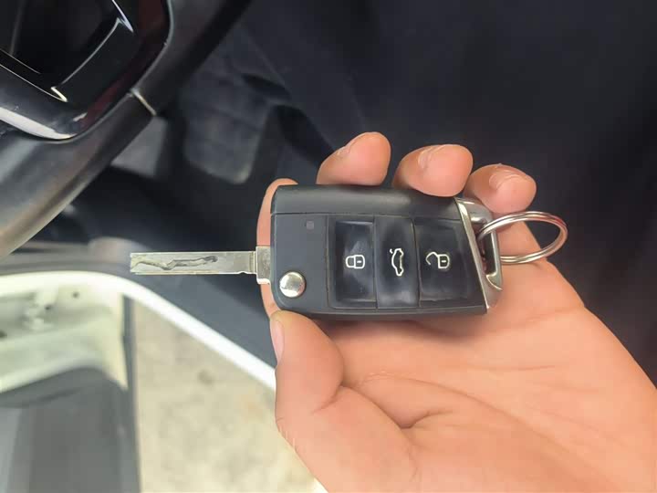 Фото 9 - Volkswagen T-Roc