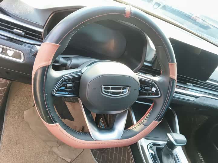 Фото 5 - Geely Emgrand