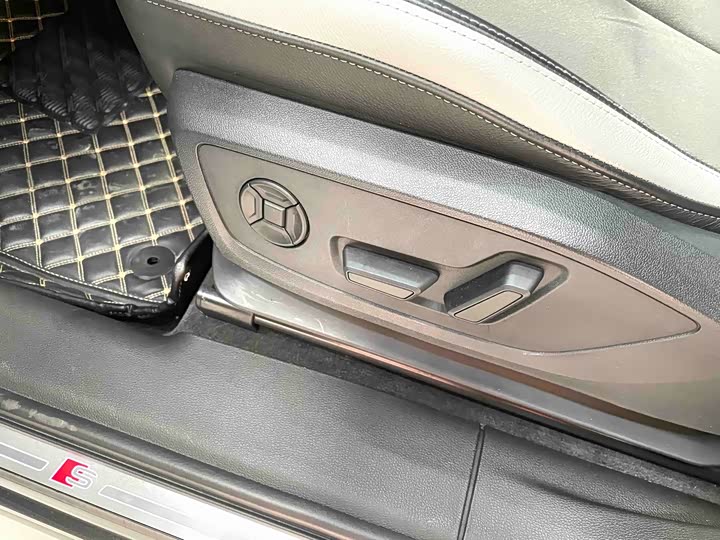 Фото 7 - Audi Q3